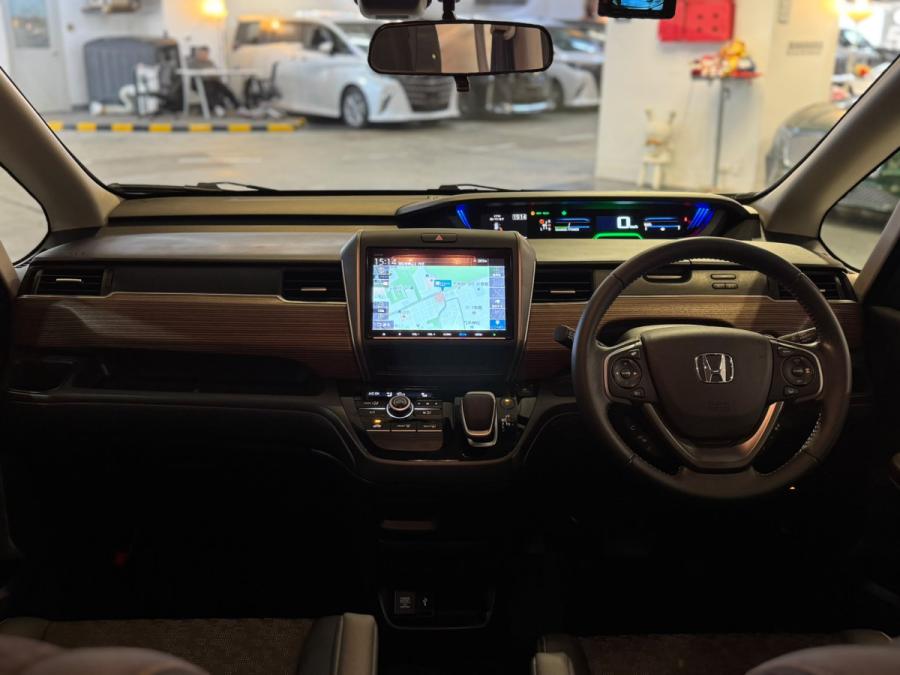 Freed Hybrid Crosster - Image 4